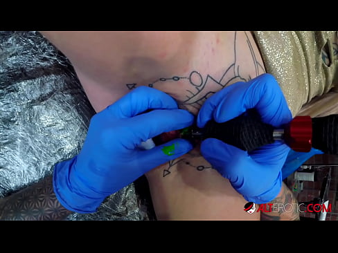 ❤️ An hottie thar a bheith tattooed Sully Savage fuair tattoo ar a clitoris ❌  Físeán gnéis  ag ga.gayasianporn.ru ﹏