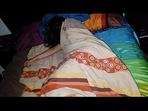 ❤️ Stepson ag bualadh lena leasmháthair óg agus í ina codladh. ❌  Físeán gnéis  ag ga.gayasianporn.ru ﹏